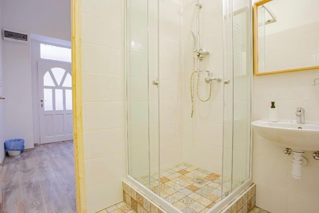 Cosy Flat In Akacfa Str., Aya Διαμέρισμα Βουδαπέστη Εξωτερικό φωτογραφία