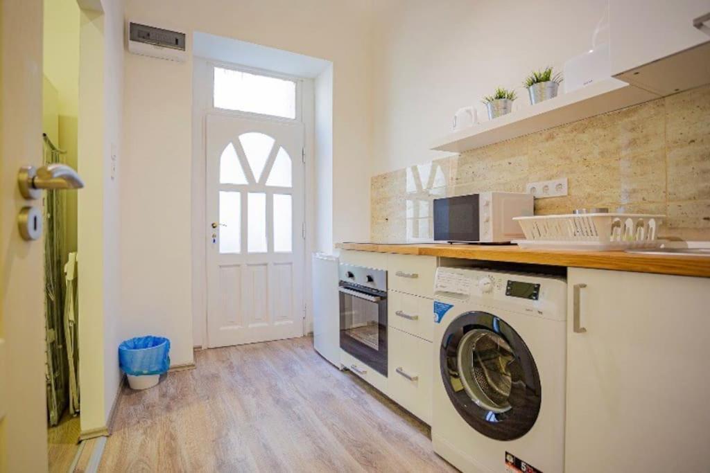 Cosy Flat In Akacfa Str., Aya Διαμέρισμα Βουδαπέστη Εξωτερικό φωτογραφία